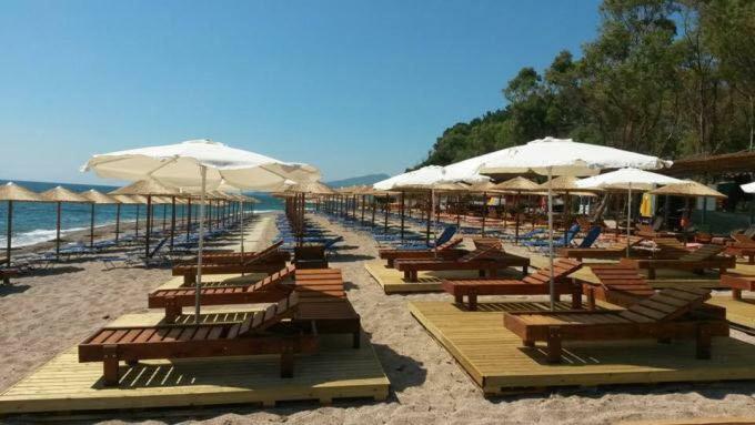 Burano Camping Beach-Bar Nea Thesi 外观 照片